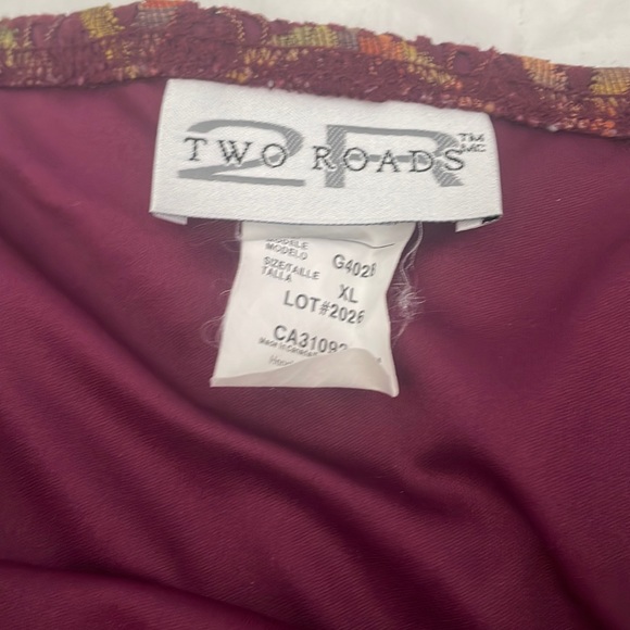 Pencil,  lined burgundy coloured lace skirt - Picture 4 of 4